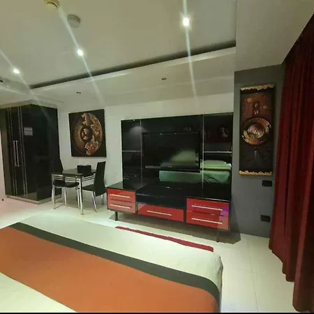 L2 Promotion, Modern Apartment In Bangla Road Patong Beach With Private Jacuzzi & Roof Top Pool Exterior photo